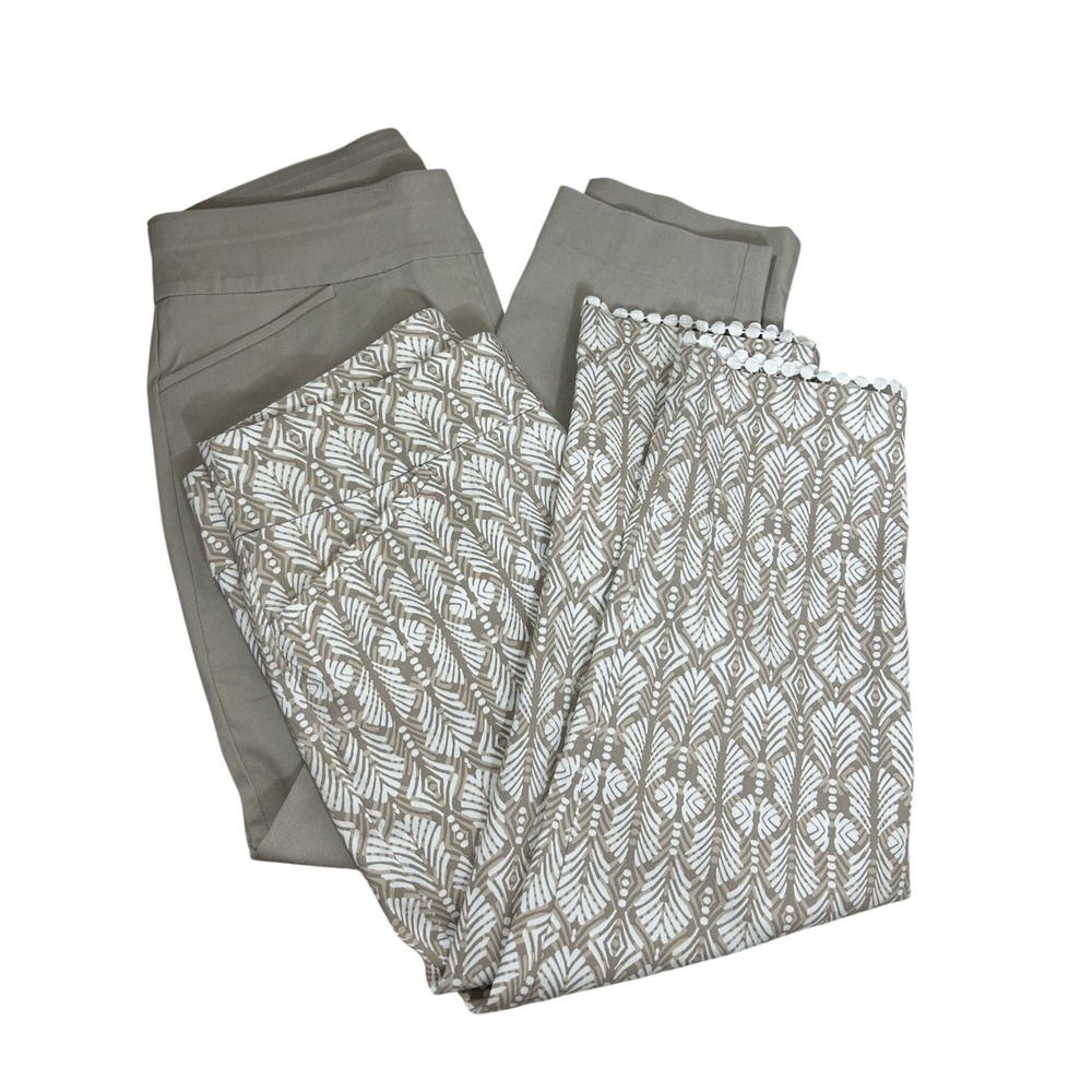 Perfect Stretch Chico's  2 Pull On Tan White Capri & Ankle Pants 1.5. / M / 10